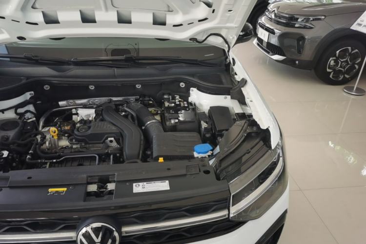 Used Volkswagen Tharu 2024 300TSI Two-Wheel-Drive Moon Luxury Edition Engine Bay Left