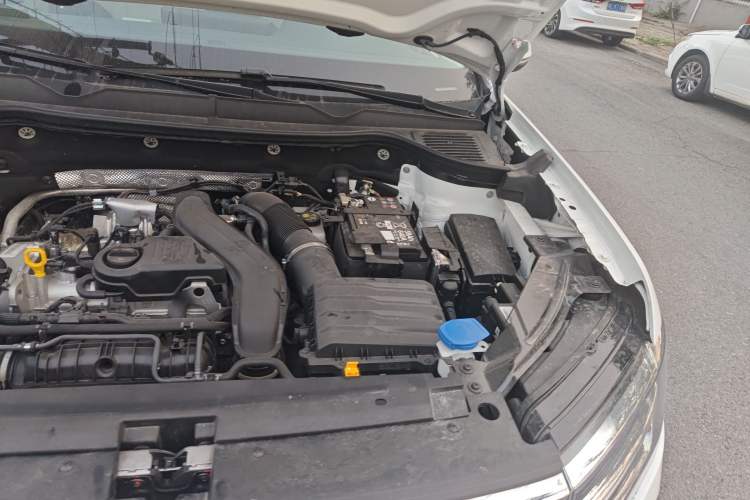 Used Volkswagen Tharu 2024 300TSI Two-Wheel-Drive Full Moon Edition Engine Bay Left