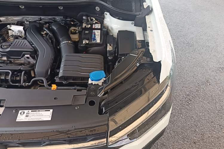 Used Volkswagen Tharu 2024 300TSI Two-Wheel-Drive Moon Luxury Edition Engine Bay Left