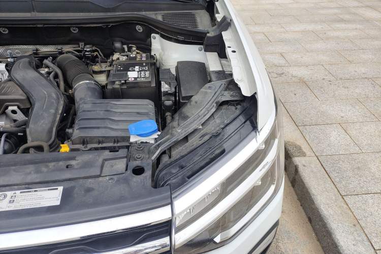 Used Volkswagen Tharu 2024 300TSI Two-Wheel-Drive Moonlight Edition Engine Bay Left