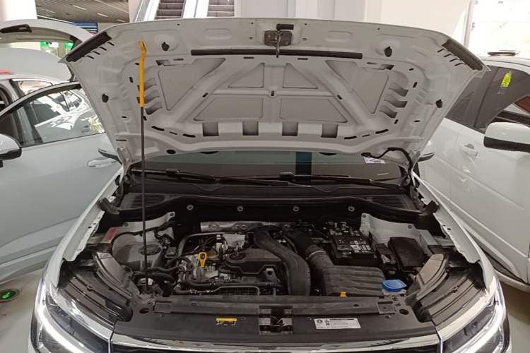 Used Volkswagen Tharu 2024 300TSI Two-Wheel-Drive Full Moon Edition Engine Bay