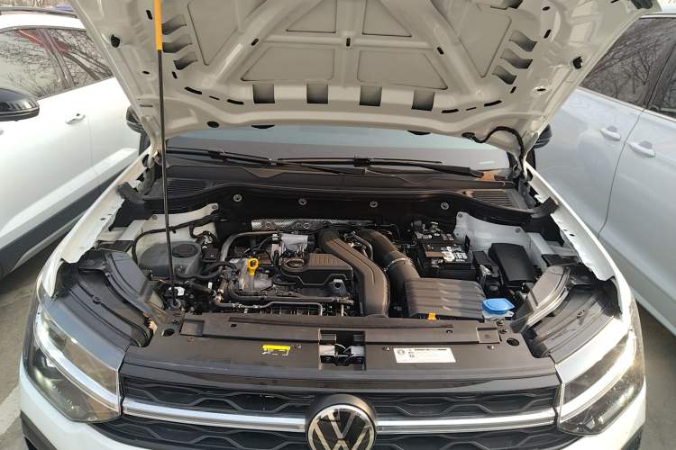 Used Volkswagen Tharu 2024 300TSI Two-Wheel-Drive Moon Luxury Edition Engine Bay