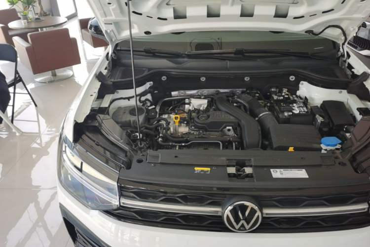 Used Volkswagen Tharu 2024 300TSI Two-Wheel-Drive Moon Luxury Edition Engine Bay Right