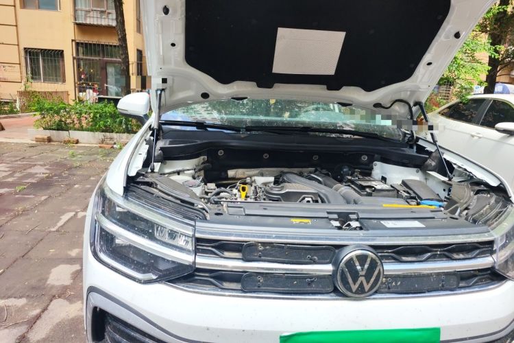 Used Volkswagen Tharu 2024 300TSI Two-Wheel-Drive Crescent Edition Engine Bay Right
