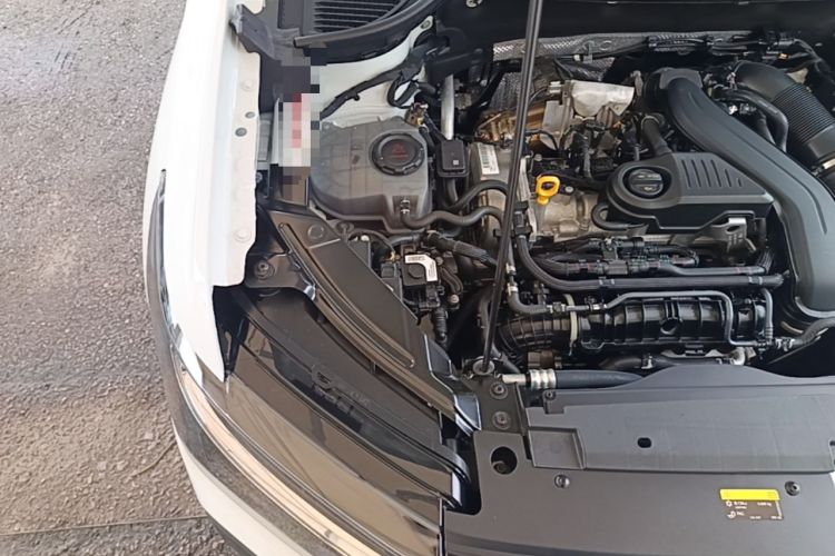 Used Volkswagen Tharu 2024 300TSI Two-Wheel-Drive Moon Luxury Edition Engine Bay Right