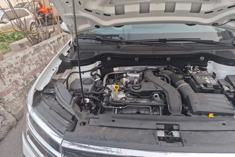 Used Volkswagen Tharu 2024 300TSI Two-Wheel-Drive Full Moon Edition Engine Bay Right