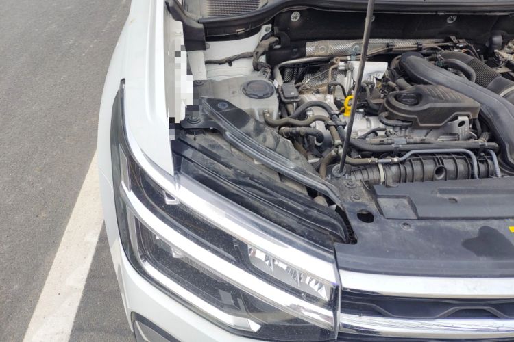 Used Volkswagen Tharu 2024 300TSI Two-Wheel-Drive Moonlight Edition Engine Bay Right