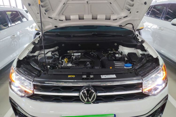 Used Volkswagen Tharu 2024 300TSI Two-Wheel-Drive Full Moon Edition Engine Bay