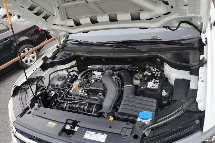 Used Volkswagen Tharu 2024 300TSI Two-Wheel-Drive Moon Luxury Edition Engine Bay