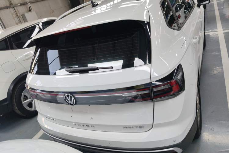Used Volkswagen Tharu 2024 300TSI Two-Wheel-Drive Crescent Edition Exterior 4