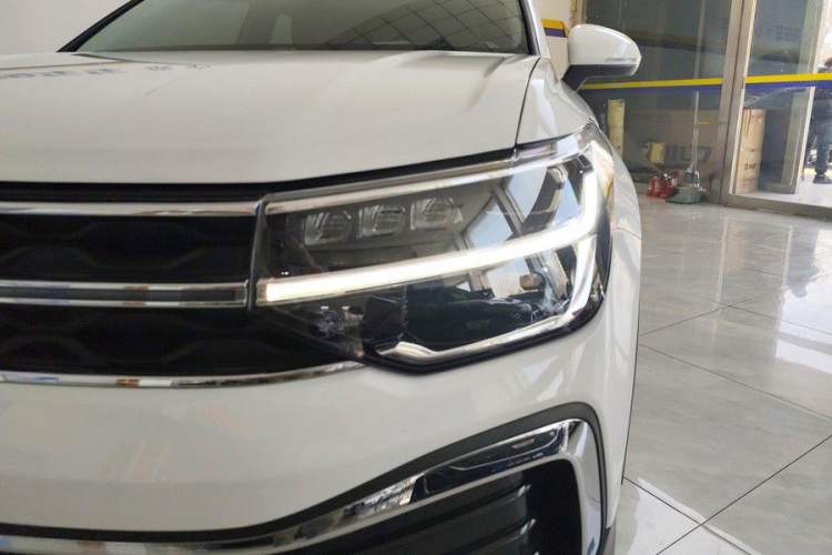 Used Volkswagen Tharu 2024 300TSI Two-Wheel-Drive Full Moon Edition Exterior 5