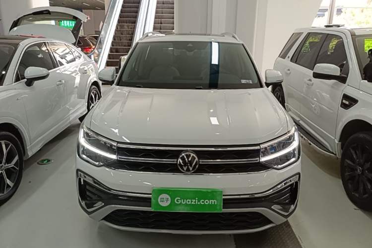 Used Volkswagen Tharu 2024 300TSI Two-Wheel-Drive Full Moon Edition Front