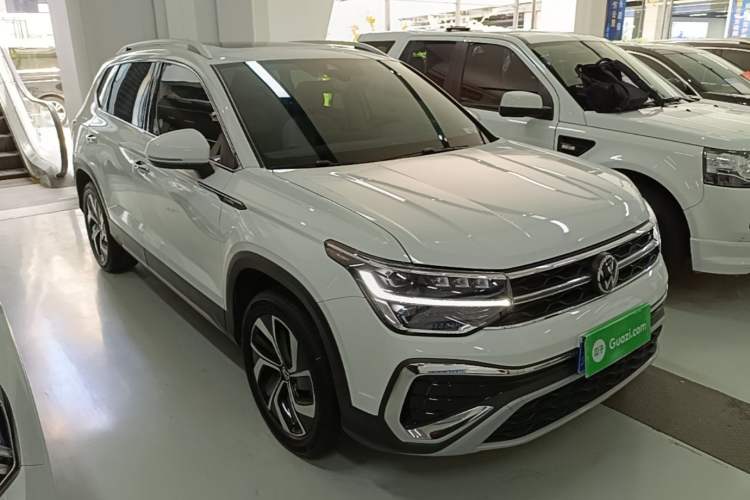Used Volkswagen Tharu 2024 300TSI Two-Wheel-Drive Full Moon Edition Front Right 45 Deg