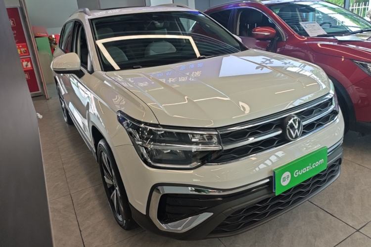 Used Volkswagen Tharu 2024 300TSI Two-Wheel-Drive Moonlight Edition Front Right 45 Deg