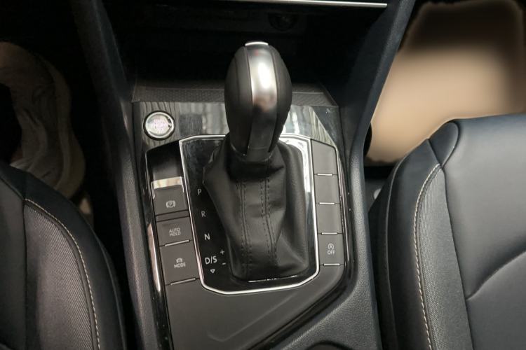 Used Volkswagen Tharu 2024 300TSI Two-Wheel-Drive Full Moon Edition Gear Lever