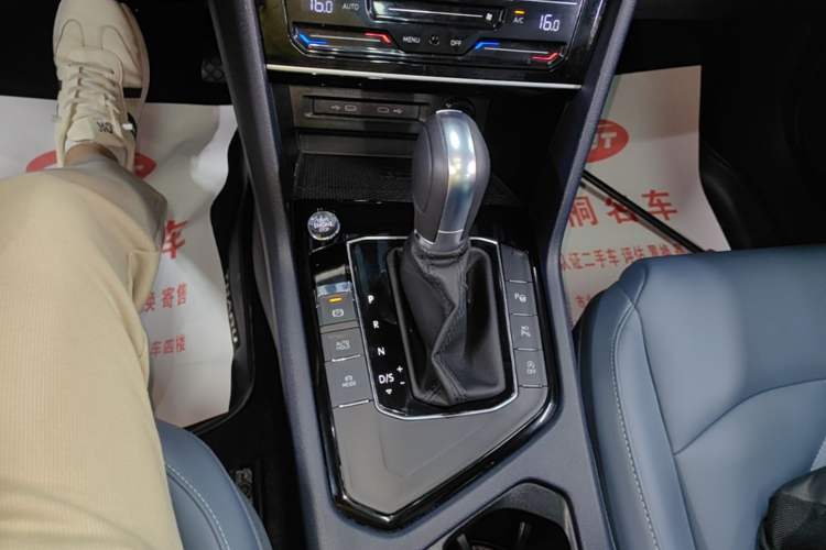 Used Volkswagen Tharu 2024 300TSI Two-Wheel-Drive Moon Luxury Edition Gear Lever