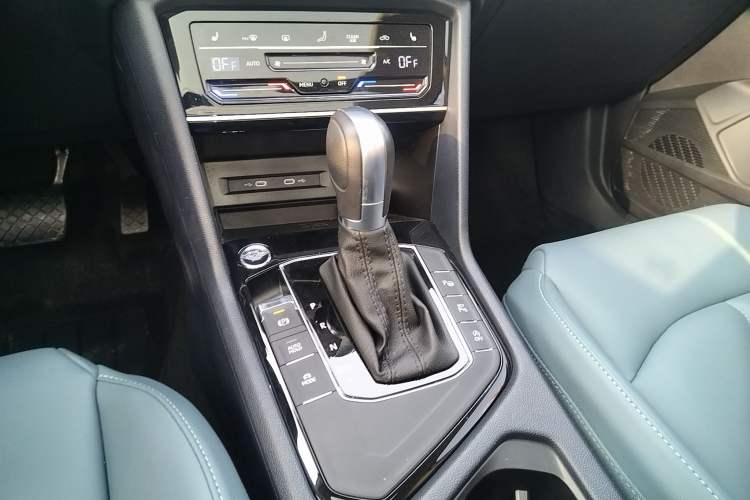 Used Volkswagen Tharu 2024 300TSI Two-Wheel-Drive Moon Luxury Edition Gear Lever