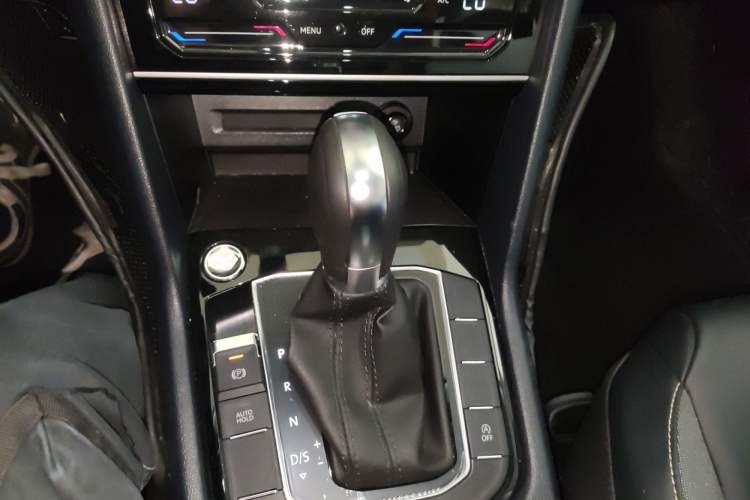 Used Volkswagen Tharu 2024 300TSI Two-Wheel-Drive Moonlight Edition Gear Lever