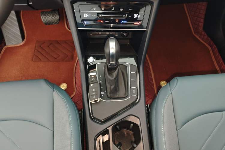 Used Volkswagen Tharu 2024 300TSI Two-Wheel-Drive Full Moon Edition Gear Lever