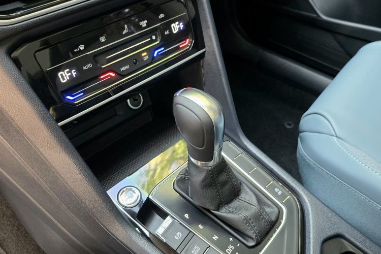 Used Volkswagen Tharu 2024 300TSI Two-Wheel-Drive Moonlight Edition Gear Lever