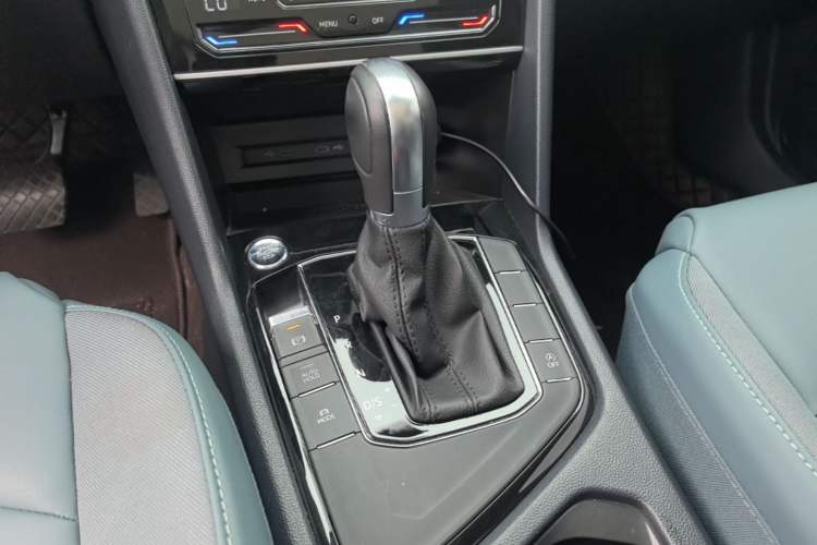 Used Volkswagen Tharu 2024 300TSI Two-Wheel-Drive Full Moon Edition Gear Lever