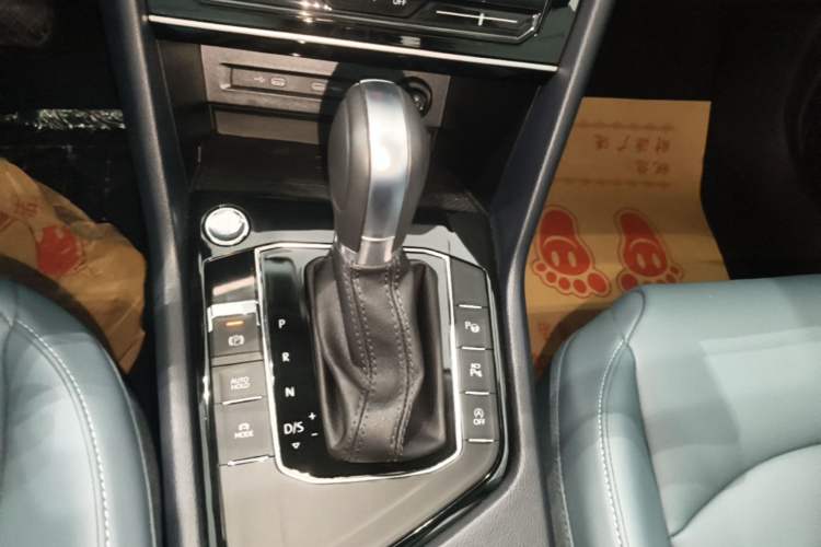 Used Volkswagen Tharu 2024 300TSI Two-Wheel-Drive Moon Luxury Edition Gear Lever