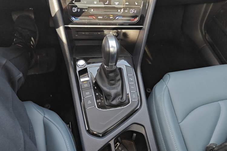 Used Volkswagen Tharu 2024 300TSI Two-Wheel-Drive Moon Luxury Edition Gear Lever