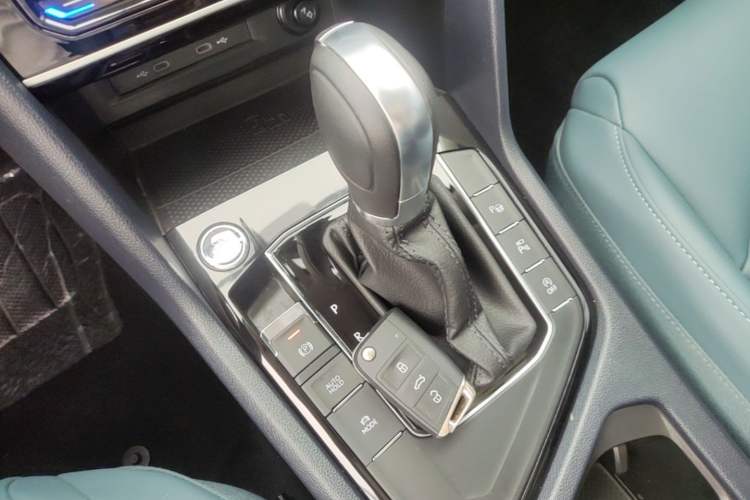 Used Volkswagen Tharu 2024 300TSI Two-Wheel-Drive Moon Luxury Edition Gear Lever