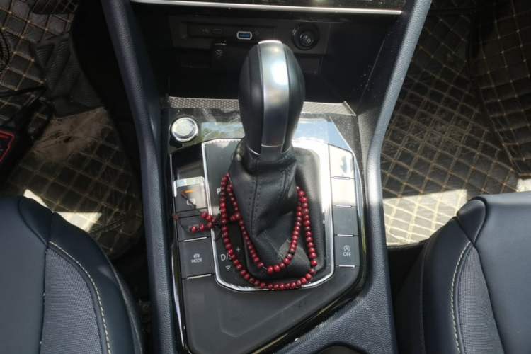 Used Volkswagen Tharu 2024 300TSI Two-Wheel-Drive Full Moon Edition Gear Lever