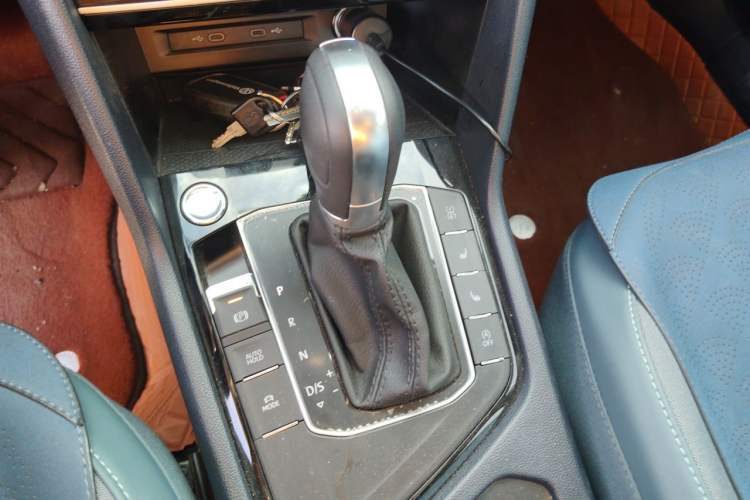Used Volkswagen Tharu 2024 300TSI Two-Wheel-Drive Full Moon Edition Gear Lever