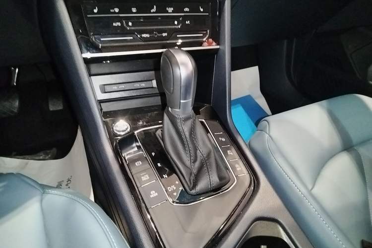 Used Volkswagen Tharu 2024 300TSI Two-Wheel-Drive Moon Luxury Edition Gear Lever