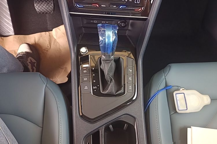 Used Volkswagen Tharu 2024 300TSI Two-Wheel-Drive Moon Luxury Edition Gear Lever