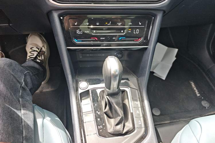 Used Volkswagen Tharu 2024 300TSI Two-Wheel-Drive Moon Luxury Edition Gear Lever