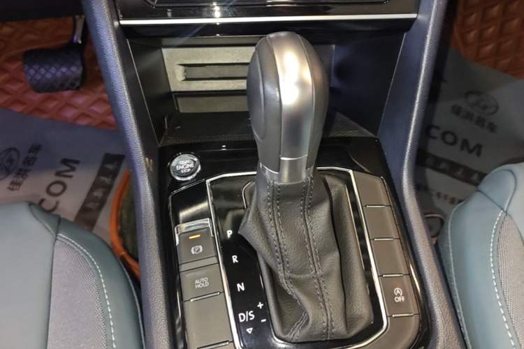 Used Volkswagen Tharu 2024 300TSI Two-Wheel-Drive Moonlight Edition Gear Lever