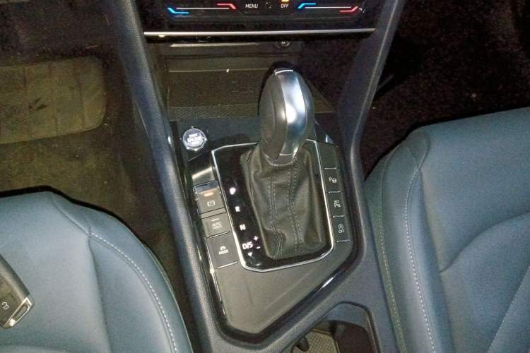 Used Volkswagen Tharu 2024 300TSI Two-Wheel-Drive Moon Luxury Edition Gear Lever