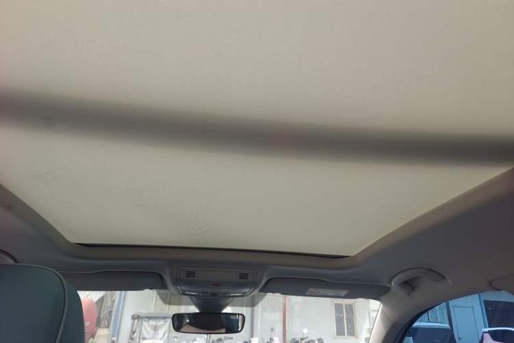 Used Volkswagen Tharu 2024 300TSI Two-Wheel-Drive Full Moon Edition Headliner