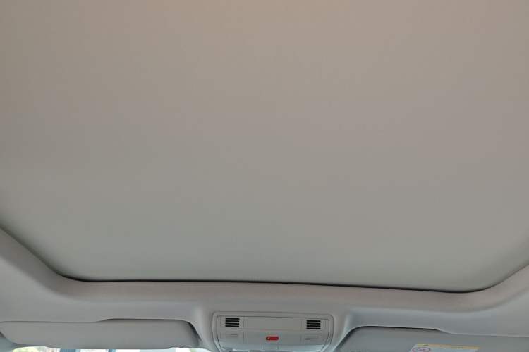 Used Volkswagen Tharu 2024 300TSI Two-Wheel-Drive Full Moon Edition Headliner