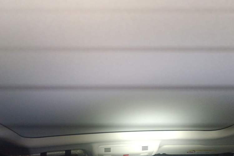 Used Volkswagen Tharu 2024 300TSI Two-Wheel-Drive Full Moon Edition Headliner