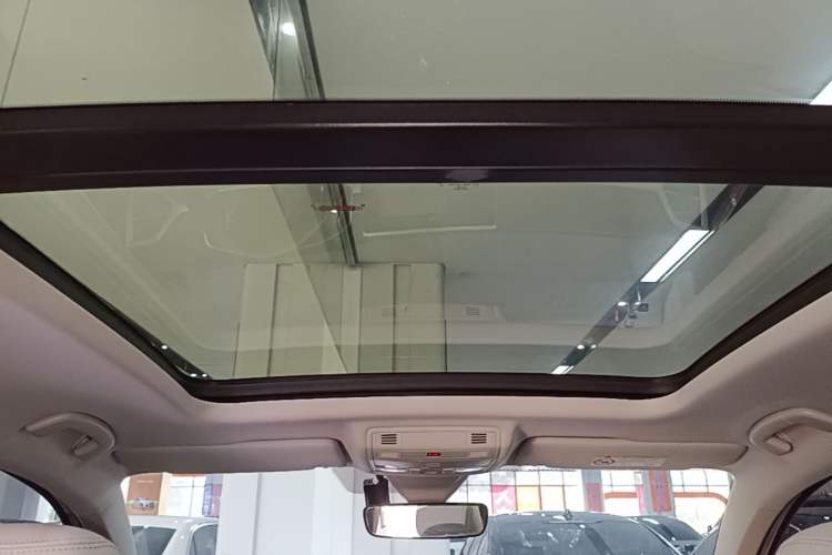 Used Volkswagen Tharu 2024 300TSI Two-Wheel-Drive Full Moon Edition Headliner
