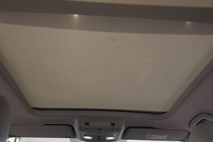 Used Volkswagen Tharu 2024 300TSI Two-Wheel-Drive Moon Luxury Edition Headliner