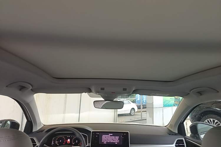 Used Volkswagen Tharu 2024 300TSI Two-Wheel-Drive Moon Luxury Edition Headliner