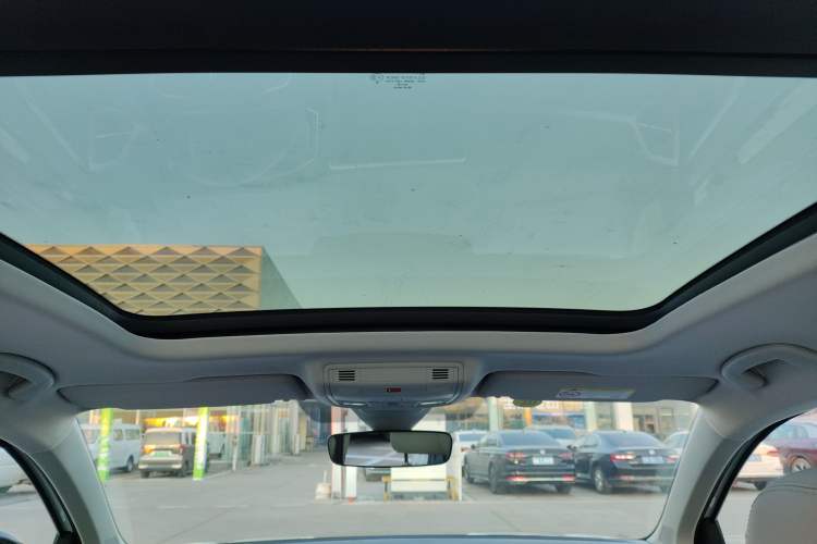 Used Volkswagen Tharu 2024 300TSI Two-Wheel-Drive Moon Luxury Edition Headliner