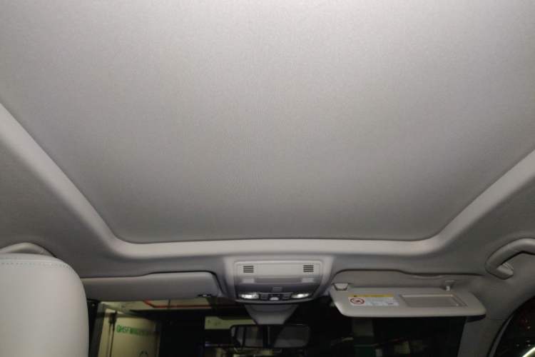 Used Volkswagen Tharu 2024 300TSI Two-Wheel-Drive Full Moon Edition Headliner