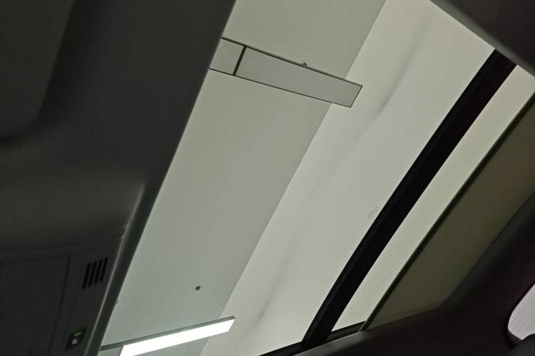 Used Volkswagen Tharu 2024 300TSI Two-Wheel-Drive Full Moon Edition Headliner