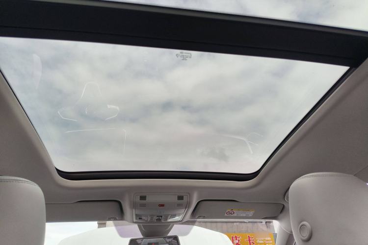 Used Volkswagen Tharu 2024 300TSI Two-Wheel-Drive Moon Luxury Edition Headliner