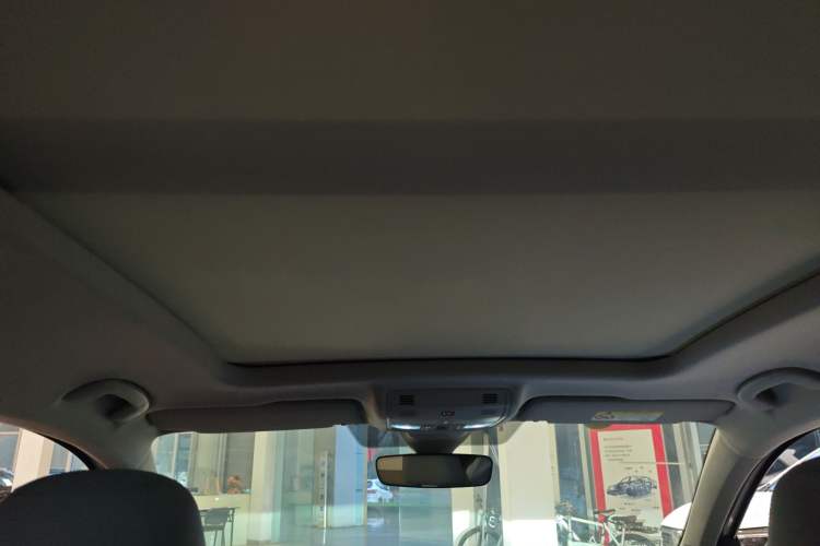 Used Volkswagen Tharu 2024 300TSI Two-Wheel-Drive Moon Luxury Edition Headliner