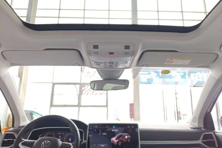 Used Volkswagen Tharu 2024 300TSI Two-Wheel-Drive Moon Luxury Edition Headliner