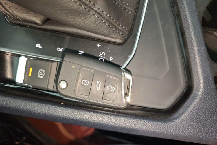 Used Volkswagen Tharu 2024 300TSI Two-Wheel-Drive Full Moon Edition Interior 1