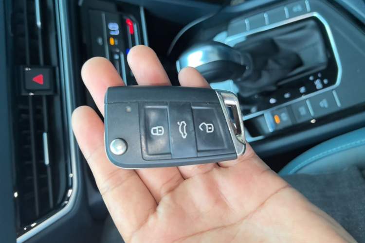 Used Volkswagen Tharu 2024 300TSI Two-Wheel-Drive Full Moon Edition Interior 1