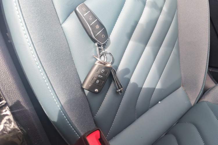 Used Volkswagen Tharu 2024 300TSI Two-Wheel-Drive Full Moon Edition Interior 1